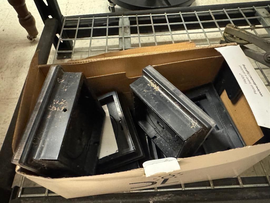 SET OF DAVINCI LIGHTING SOLAR POWER LIGHT POST CAPS - 5