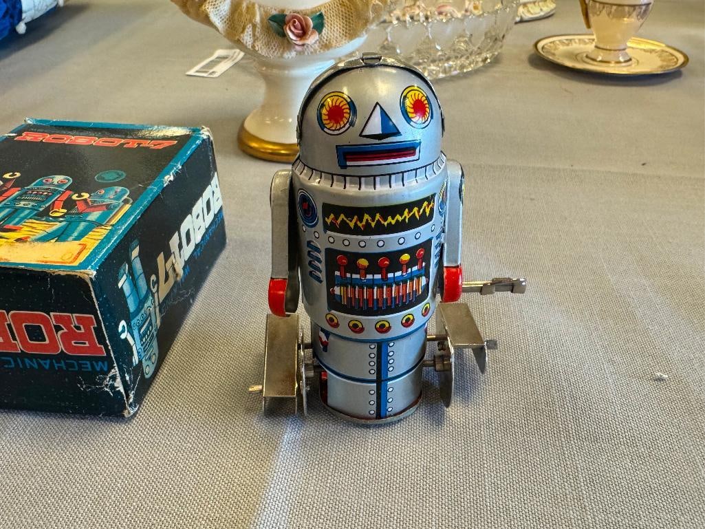 VINTAGE ROBOT-7 WIND-UP MECHANICAL WALKING TIN TOY ROBOT INCLUDING ORIGINAL BOX - 7
