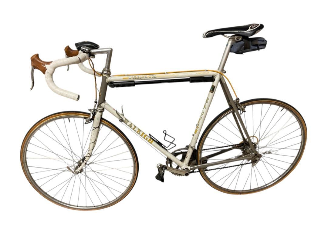 1980'S RALEIGH COMPETITION ROAD BICYCLE FEATURING REYNOLDS 531 STEEL FRAME AND SHIMANO 600 BRAKES (1 of 2)