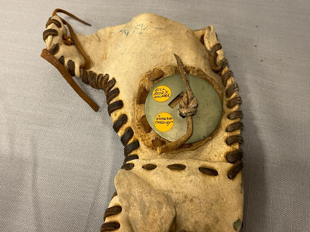 VINTAGE LEATHER LONG BARREL REVOLVER HOLSTER WITH TWO POUCHES AND SILVER CONCHO - 3