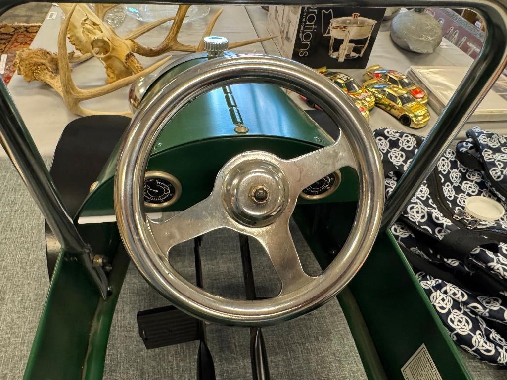 VINTAGE STYLED FORD MODEL PICKUP REPRODUCTION CHILDRENS PEDAL CAR - 11