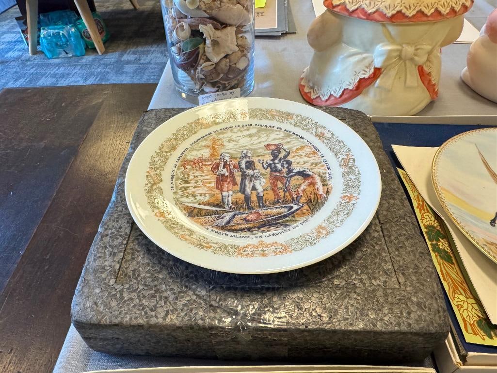 SIX ASSORTED COLLECTOR PLATES WEDGWOODINDEPENDENCE DAY PLATE, LIMOGES PORCELAIN PLATE - 10