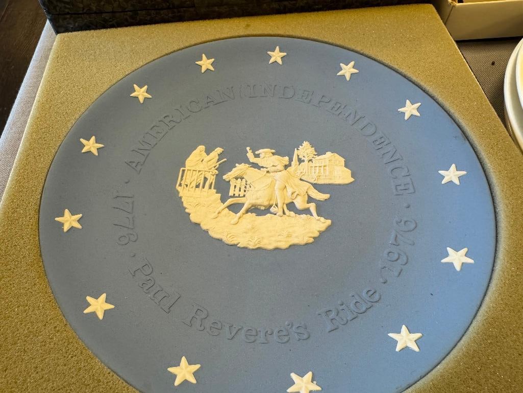 SIX ASSORTED COLLECTOR PLATES WEDGWOODINDEPENDENCE DAY PLATE, LIMOGES PORCELAIN PLATE - 4