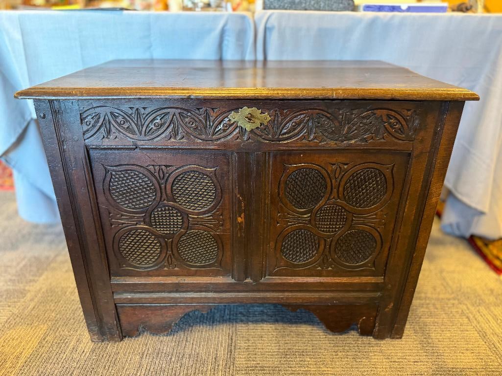 JACOBEAN STYLE HAND CRAFTED DOWRY CHEST CRAFTED FROM QUARTER SAWN OAK WITH FORGED HARDWARE - 3