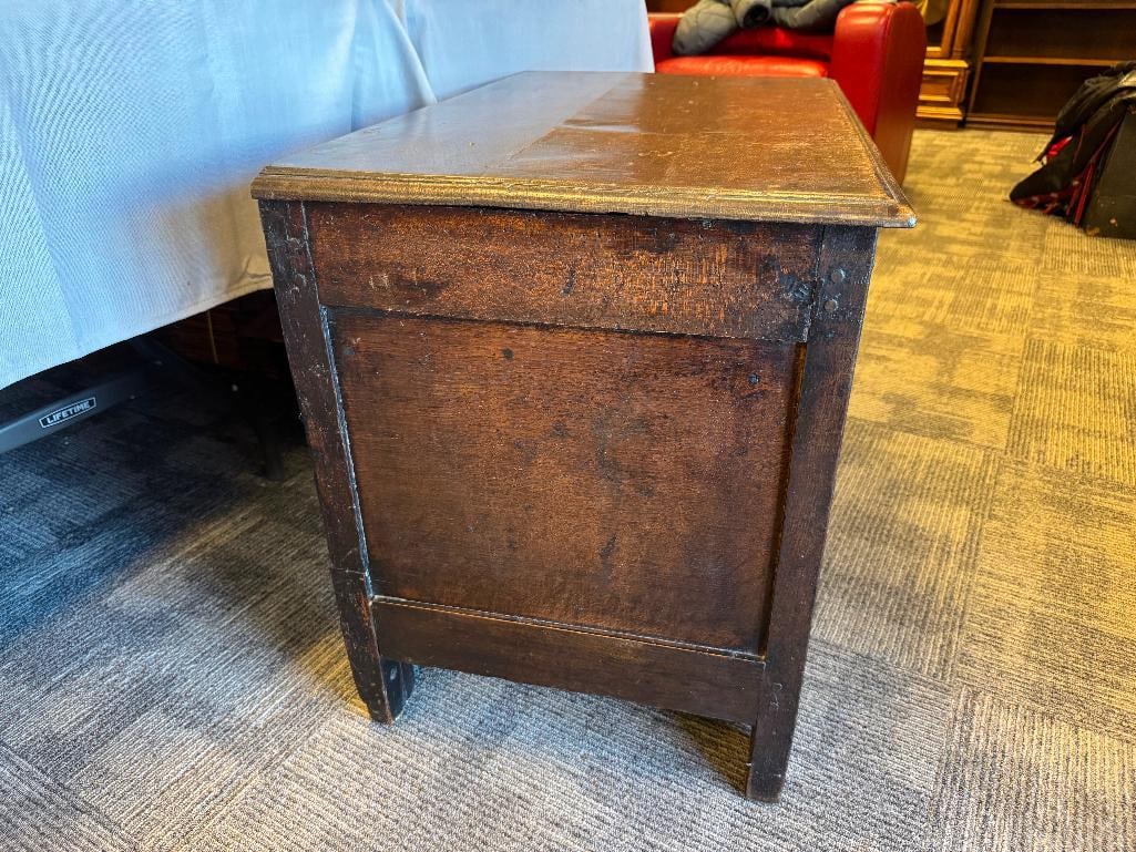 JACOBEAN STYLE HAND CRAFTED DOWRY CHEST CRAFTED FROM QUARTER SAWN OAK WITH FORGED HARDWARE - 4