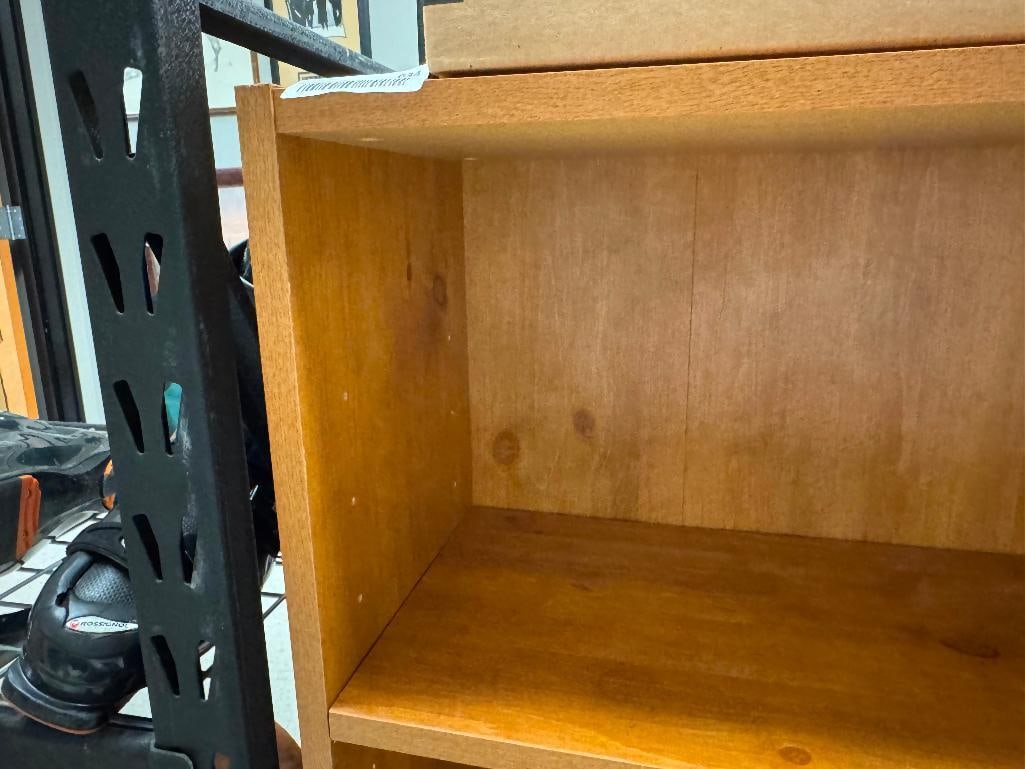 PINE PATTERN PRESSED WOOD THREE SHELF BOOKSHELF - 7