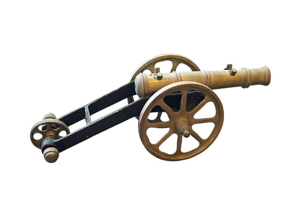 VINTAGE BRASS AND CAST IRON SIGNAL CANON DECORATION PIECE (1 of 7)