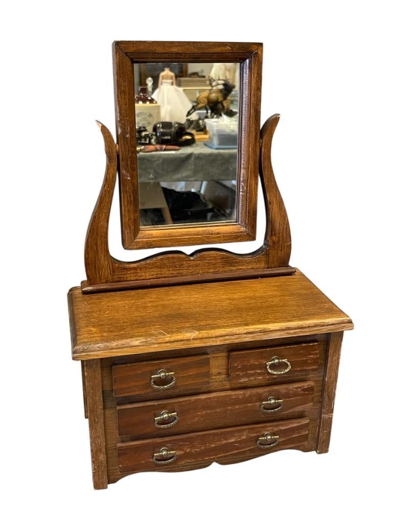 VINTAGE FOUR DRAWER CHEST WITH MIRROR JEWELRY CHEST (1 of 8)