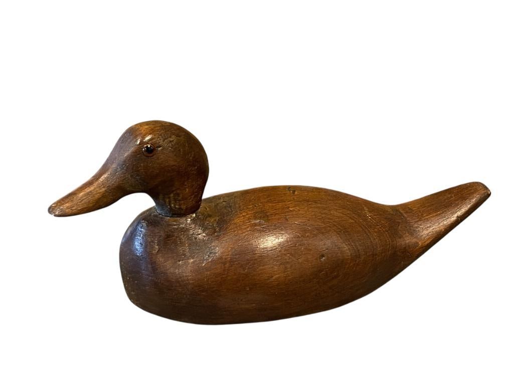 EARLY 20TH CENTURY HAND CARVED WOOD DUCK DECOY WITH GLASS EYES (1 of 6)