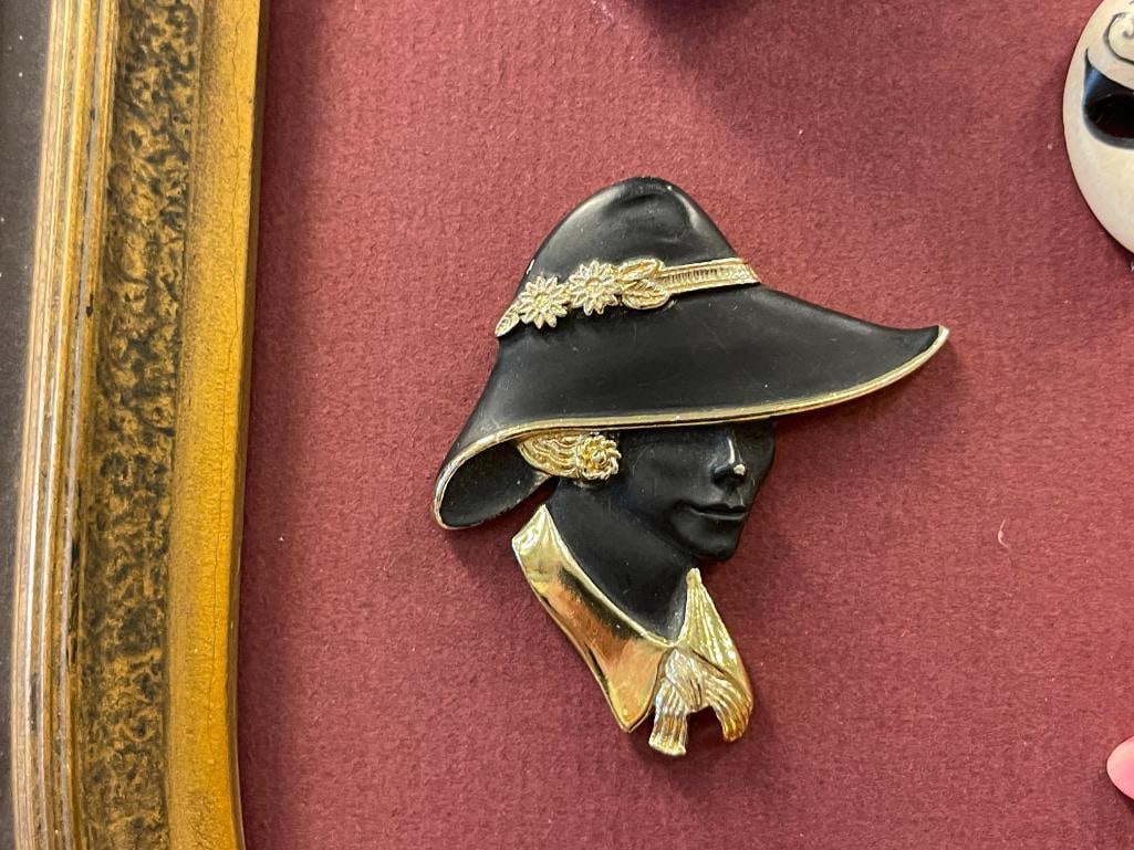 ARTISAN CRAFTED COLLECTION OF MINIATURE MASKS / PORTRAITS IN DIFFERENT MEDIUMS - 5