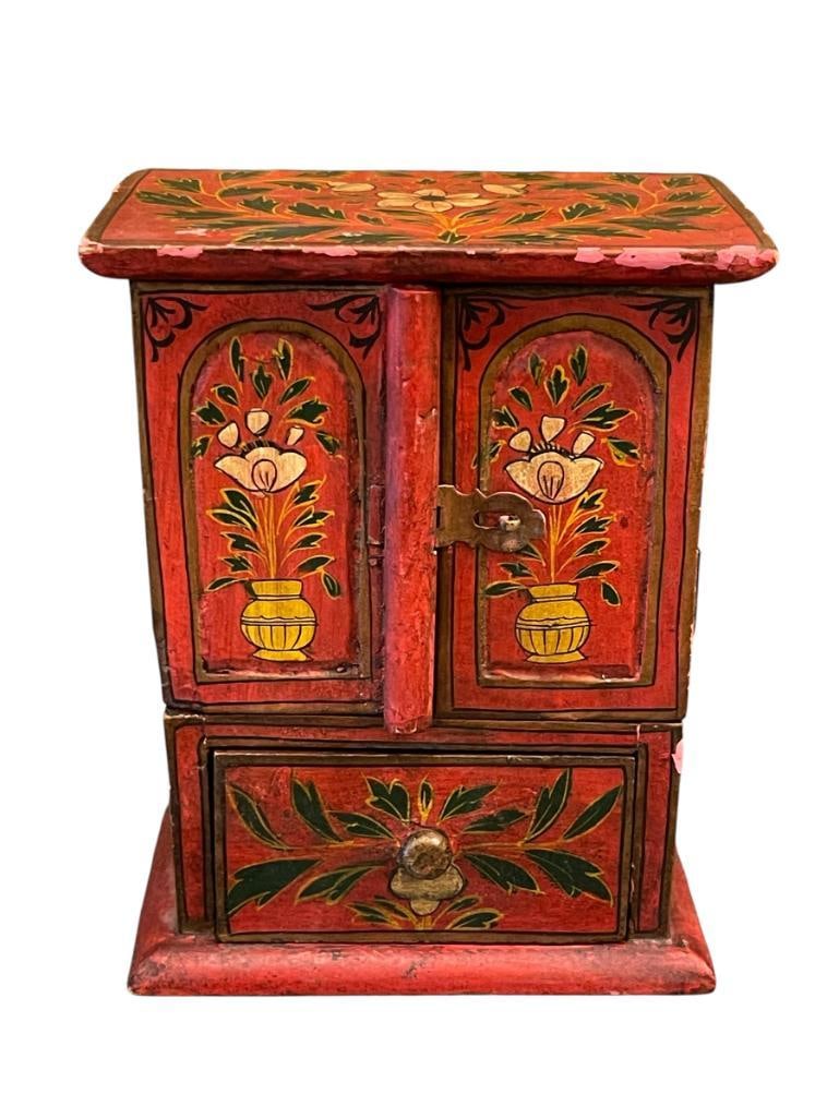 VINTAGE TOLE PAINTED WOOD ASIAN DESIGN JEWELRY CHEST BOX FEATURING FLORAL DESIGN (1 of 8)