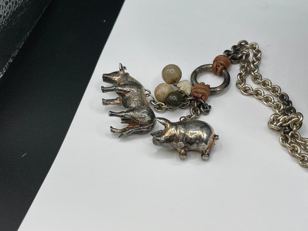 VINTAGE DESIGNER SIGNED STERLING SILVER WESTERN BULL AND PIG DANGLE PENDANT CHAIN LINK NECKLACE - 6