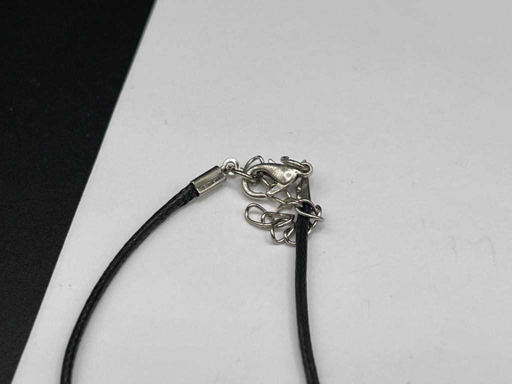 VINTAGE DESIGNER SIGNED STERLING SILVER AND BLACK ONYX WESTERN HORSE MOTIF PENDANT NECKLACE - 7