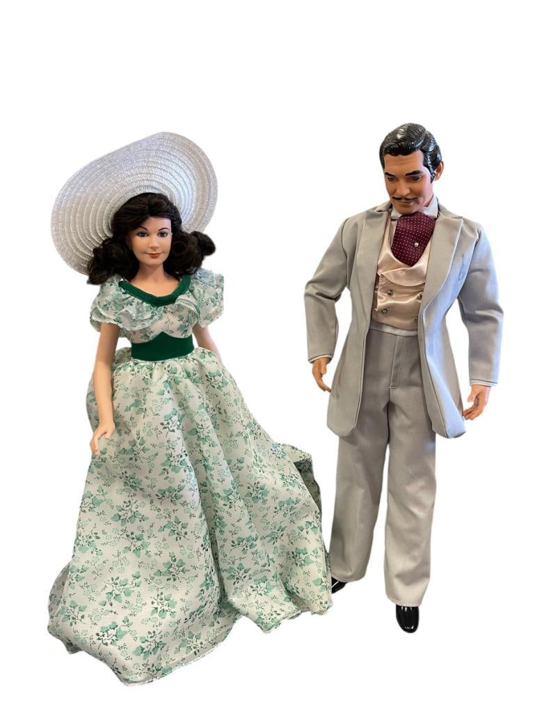 1985 WORLD DOLL INC. GONE WITH THE WIND SCARLETT O' HARA AND RHETT BUTLER VINYL DOLLS: POSEABLE DOLLS WITH CLOTHING, BOTH INCLUDE METAL STANDS, BOTH ARE MARKED ON THE BACK 18" AND 20" H 
