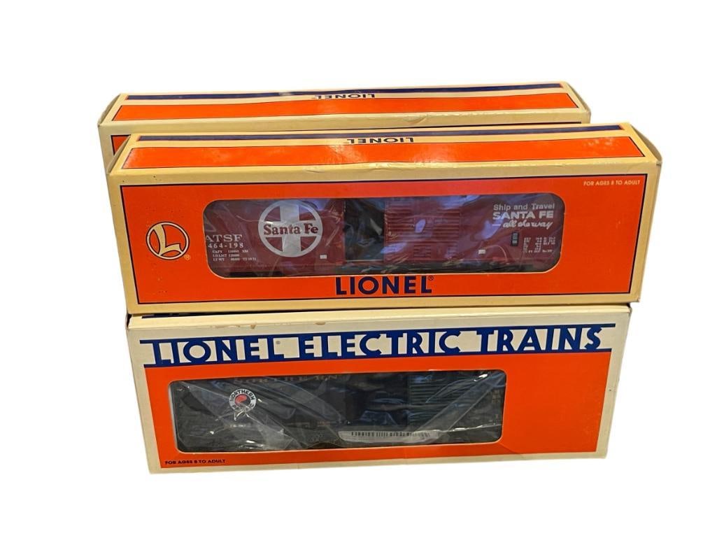 FOUR LIONEL 0 GAUGE TRAIN CARS (1 of 11)
