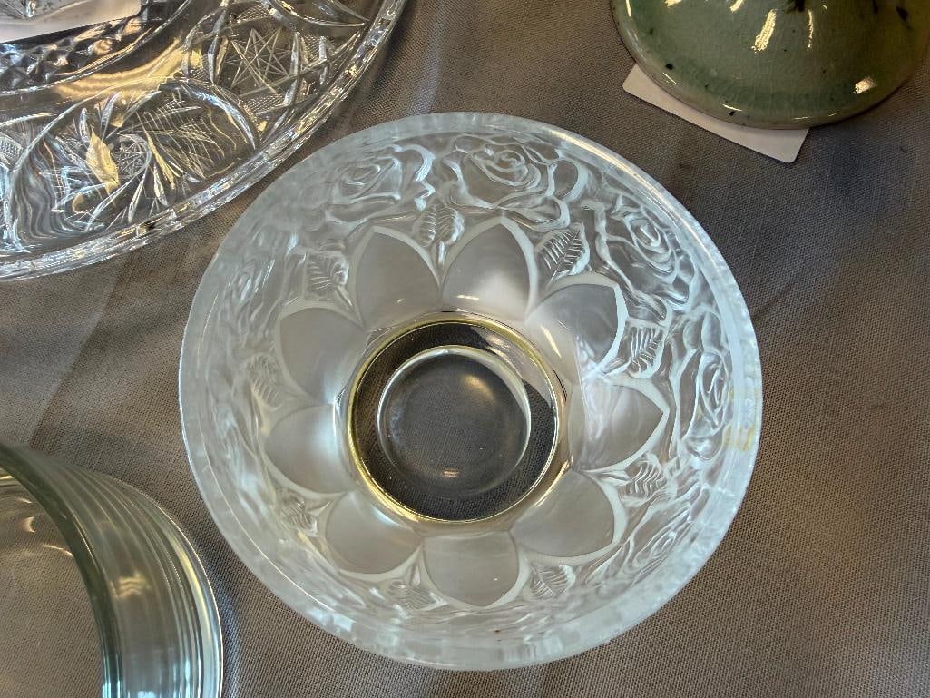 SIX PIECES OF GLASSWARE SERVINGS BOWLS, CENTERPIECE BOWL, WHEEL CUT PLATTER - 17