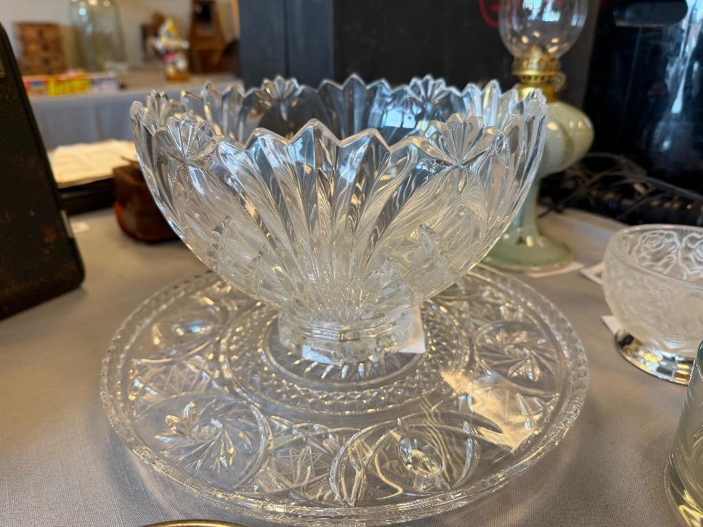 SIX PIECES OF GLASSWARE SERVINGS BOWLS, CENTERPIECE BOWL, WHEEL CUT PLATTER - 20