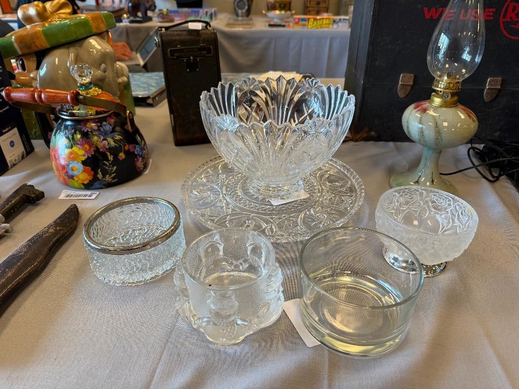 SIX PIECES OF GLASSWARE SERVINGS BOWLS, CENTERPIECE BOWL, WHEEL CUT PLATTER - 2