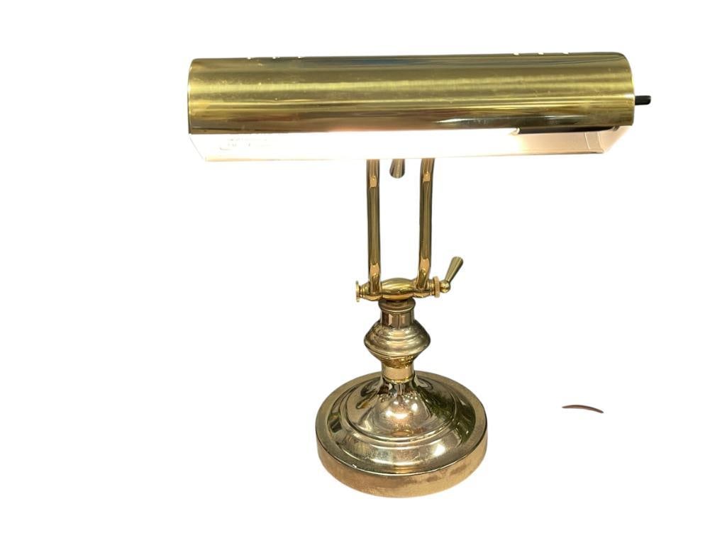 POLISHED BRASS BANKERS LAMP (1 of 5)