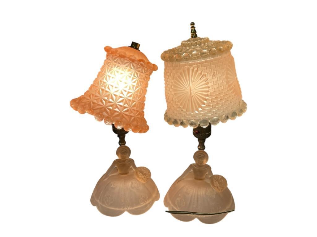 VINTAGE L.E. SMITH SOUTHERN BELLE FROSTED GLASS FIGURAL ACCENT TABLE LAMPS (1 of 7)