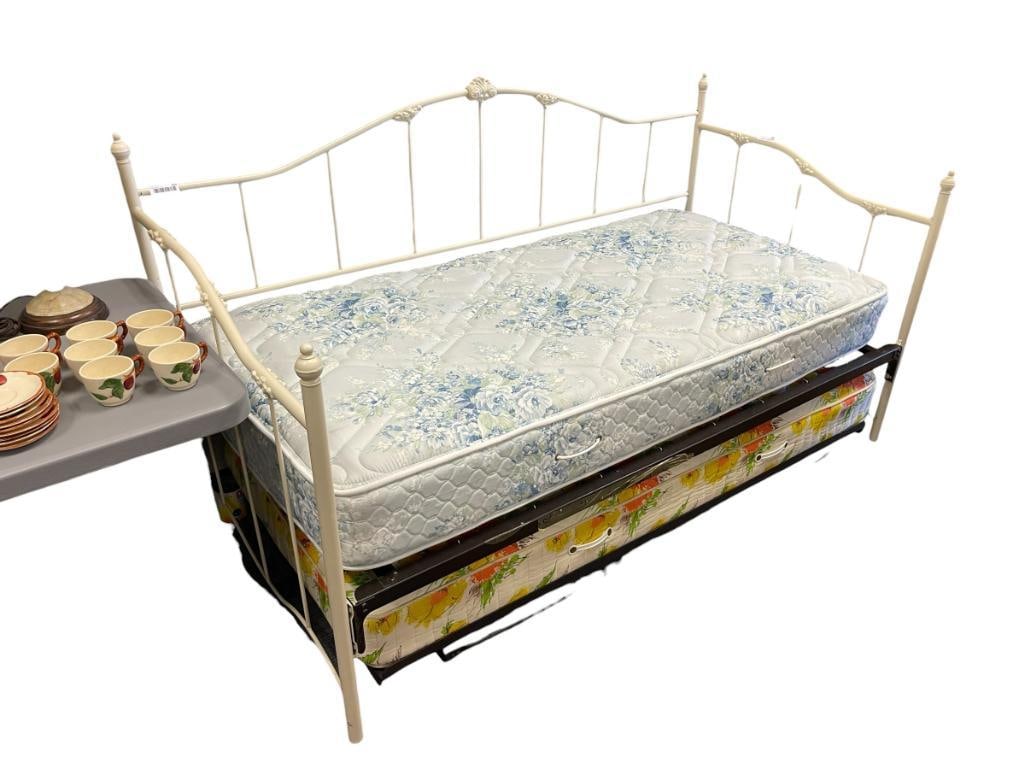 IVORY FRENCH STYLED METAL DAY / TRUNDLE BED AND WHITE METAL TWIN HEADBOARD (1 of 11)