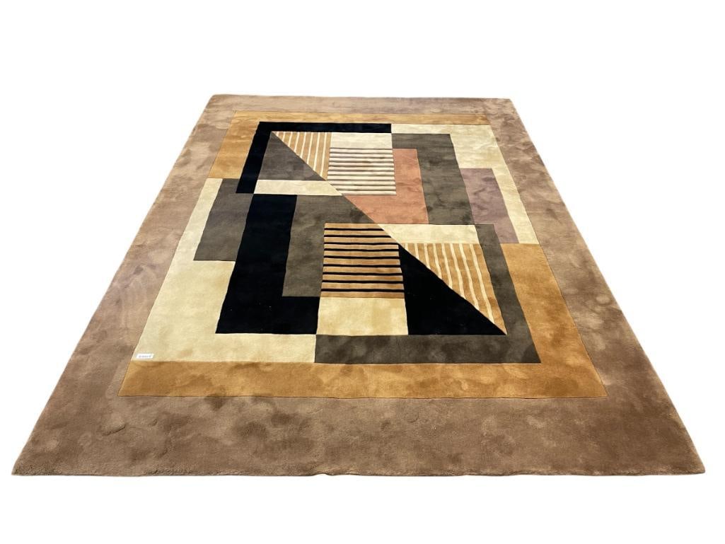 MOMENI NEW WAVE NW-06 HAND TUFTED WOOL AREA RUG CONTEMPORARY GEOMETRIC DESIGN: BROWN AND BLACK TONES, IN GOOD CONDITION WITH NO STAINS OR HEAVY WEAR 132" X 96" 