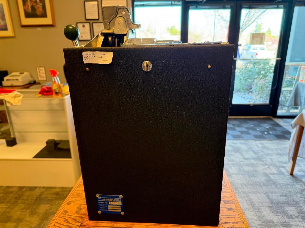 VINTAGE CIRCA 1980'S PACE ROLL-A-TOP ALUMINUM 10 CENT / DIME SLOT MACHINE FROM HARRAH'S CASINO - 12