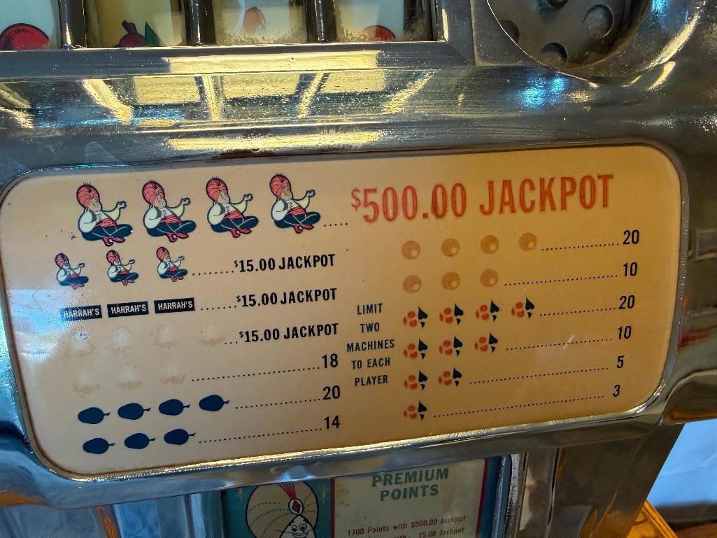 VINTAGE CIRCA 1980'S PACE ROLL-A-TOP ALUMINUM 10 CENT / DIME SLOT MACHINE FROM HARRAH'S CASINO - 5