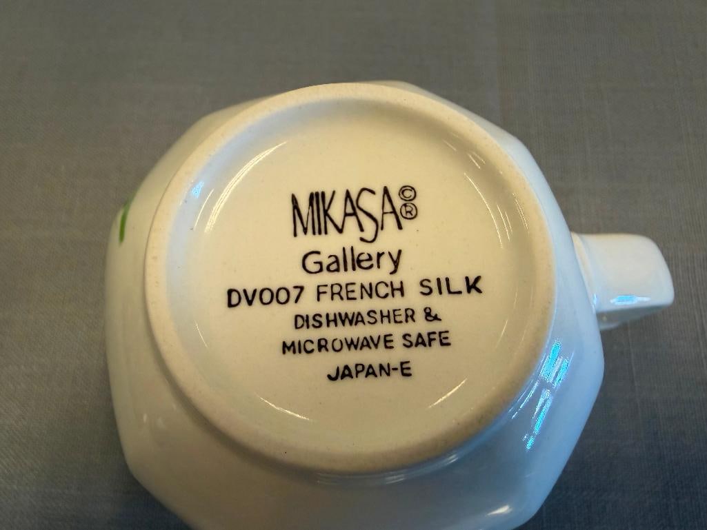 25 PIECES OF MIKASA GALLERY DV007 FRENCH SILK PATTERN PORCELAIN TABLEWARE - 6