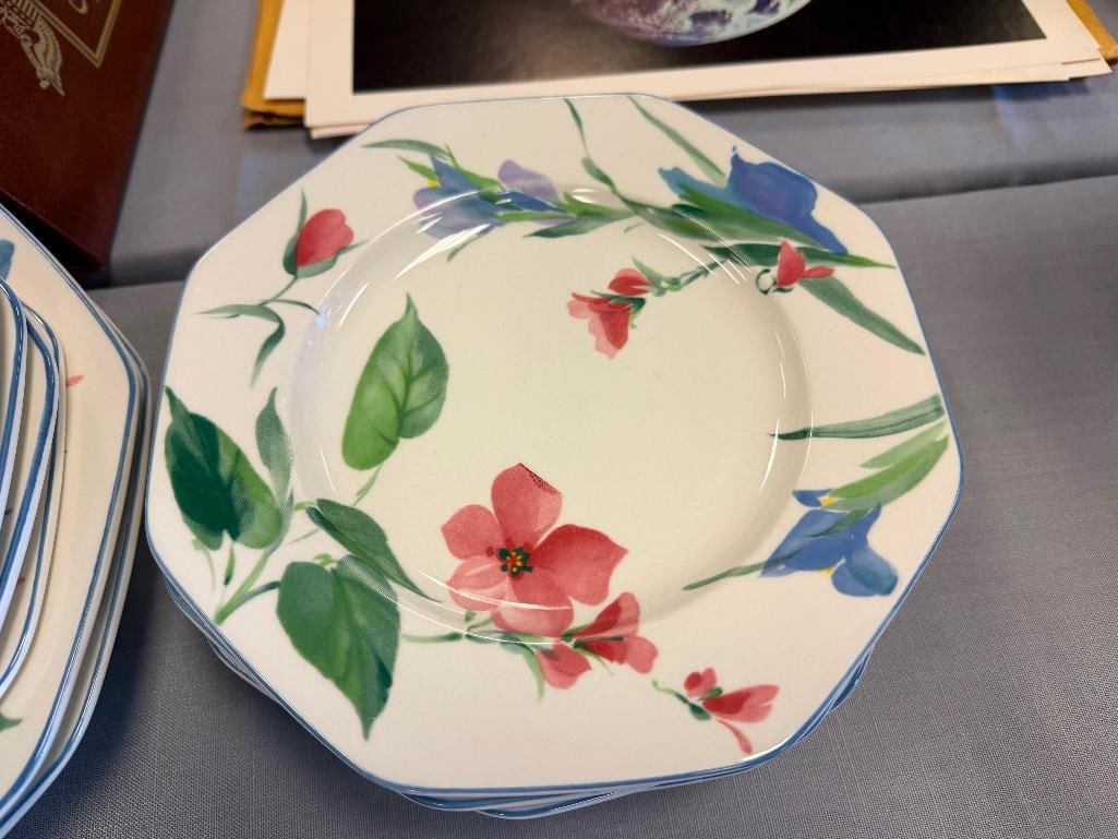 25 PIECES OF MIKASA GALLERY DV007 FRENCH SILK PATTERN PORCELAIN TABLEWARE - 8