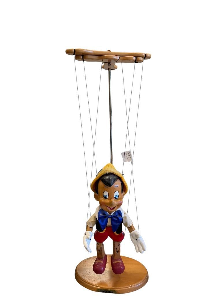 1998 WALT DISNEY'S PINNOCHIO LIMITED EDITION GENUINE WOODEN MARIONETTE MANUFACTURED BY MATTEL (1 of 8)