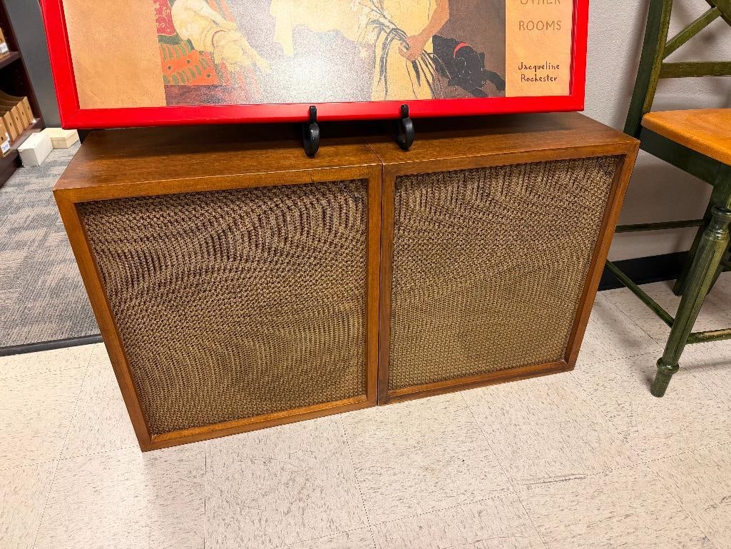 PAIR OF VINTAGE WHARFEDALE 70 MODEL NO. W70 STEREO SPEAKERS - 2