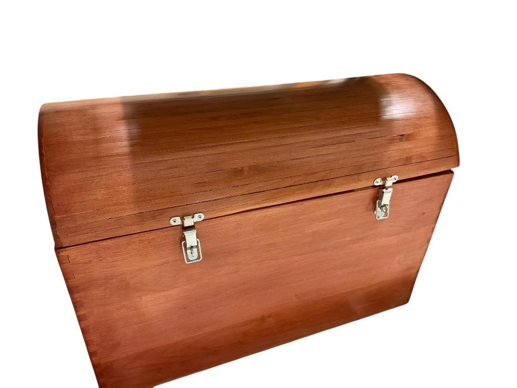 PINE DOVE TAILED WOODEN TREASURE CHEST WITH HIDDEN COMPARTMENT ON LID (1 of 6)