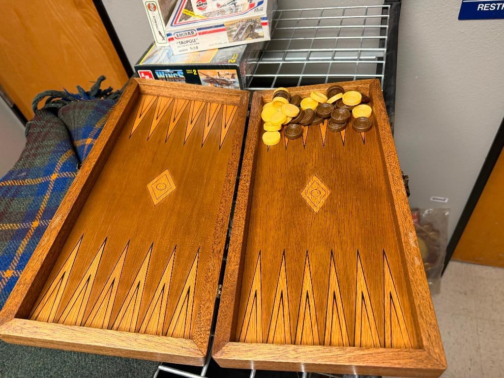 COLLECTION OF BOARD GAMDS AND HOUSE GAMES INCLUDING CRANIUM, TRIBOND, DESKTOP LADDER TOSS, AND MORE - 10