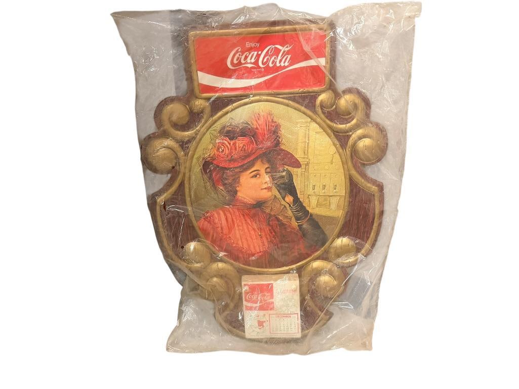 VINTAGE 1976 COCA-COLA ADVERTISING PLASTIC WALL PLAQUE CALENDAR FEATURING VICTORIAN LADY (1 of 5)