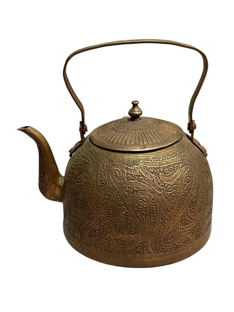 ANTIQUE MIDDLE EASTERN INTRICATLEY ENGRAVED REPOUSSE / PAISLEY TINNED COPPER TEA POT (1 of 9)