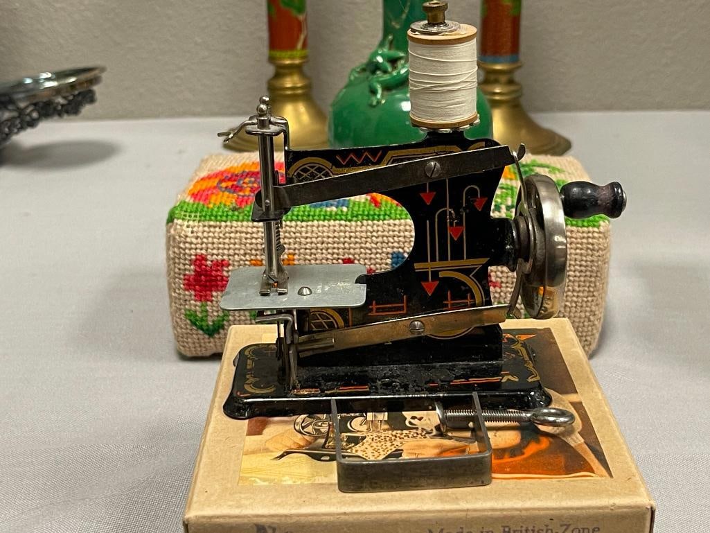 VINTAGE CASIGE SEW-O-MATIC CHILDRENS TOY SEWING MACHINE CIRCA 1900'S - 1930'S - 2