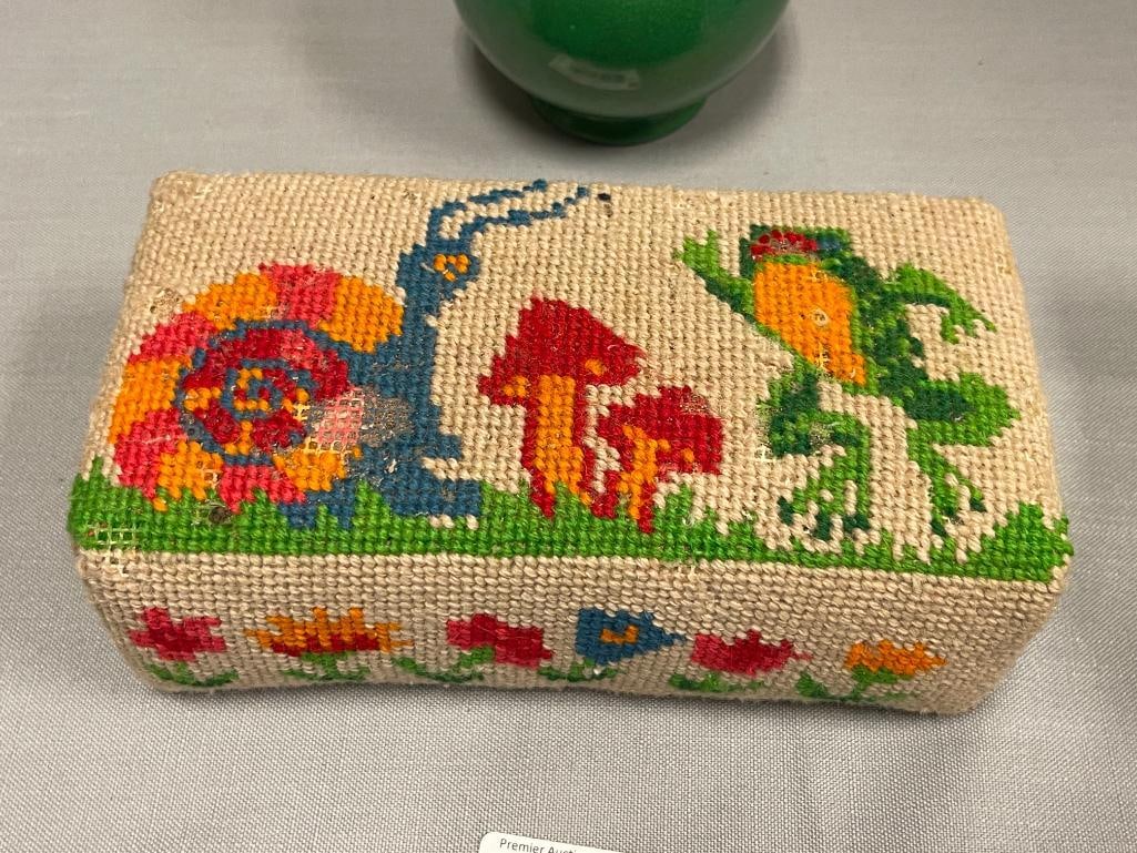 VINTAGE HAND CRAFTED NEEDLEPOINT DOORSTOP - 2