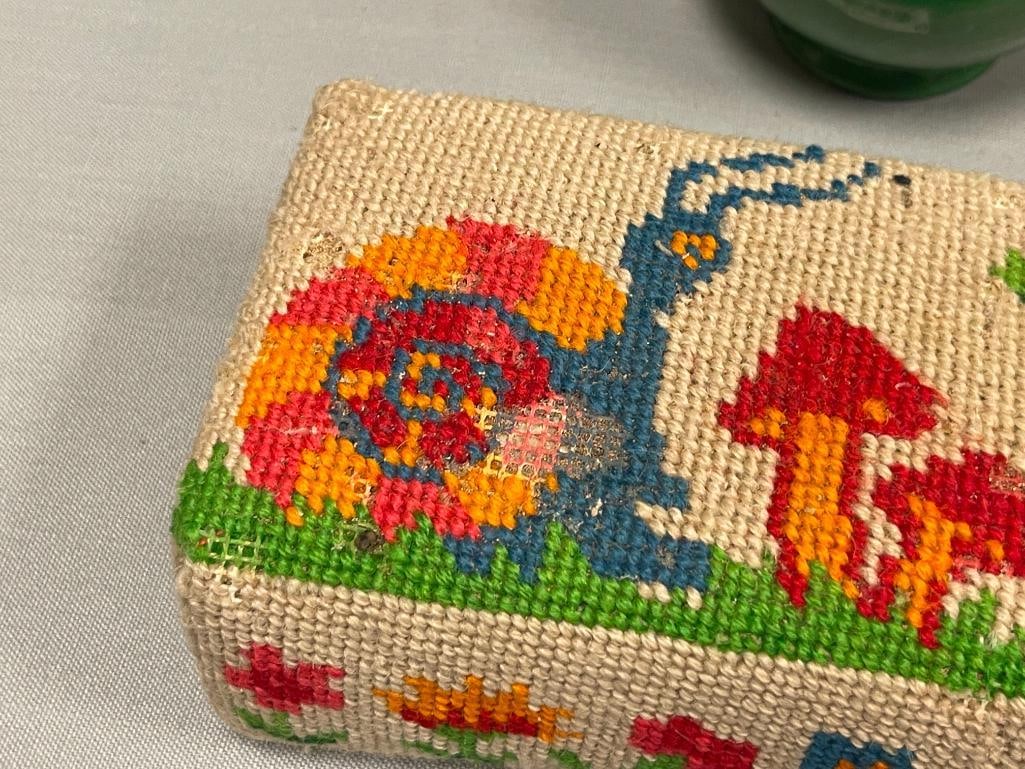 VINTAGE HAND CRAFTED NEEDLEPOINT DOORSTOP - 3