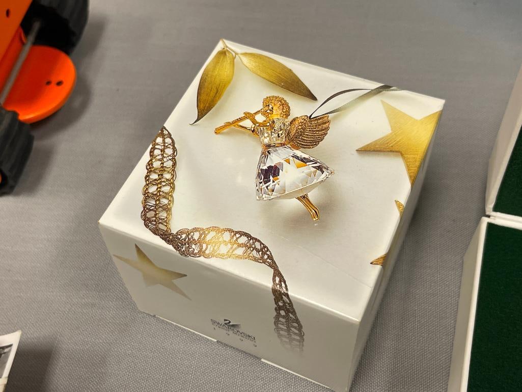 SWAROVSKI CRYSTAL MEMORIES 1999 CHRISTMAS ANGEL ORNAMENT WITH GOLD FEATURES - 6