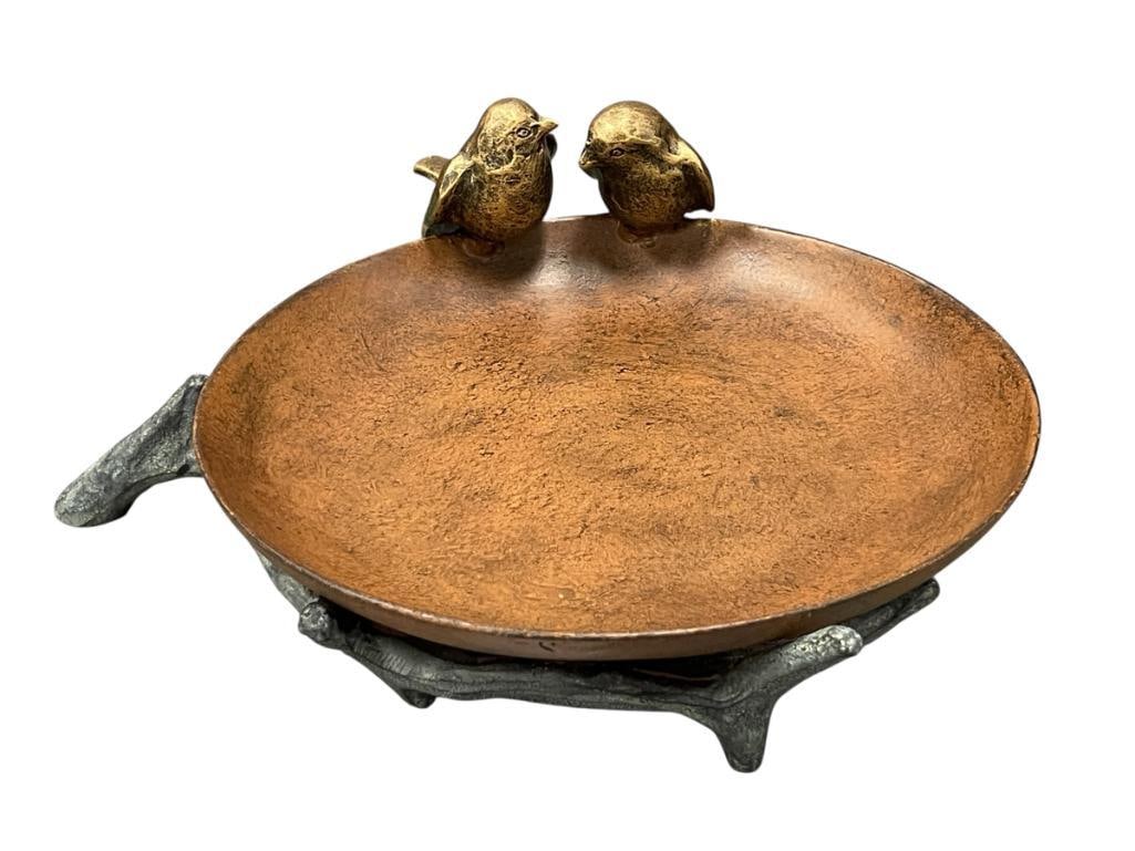 ORCHARD SUPPLY HARDWARE DECORATIVE METAL BIRD BATH DISH: WEATHERED FINISH BOWL WITH TWIG BASE, FEATURES ROUND BOWL WITH PERCHED BIRDS ON THE RIM IN BRONZE FINISH 11 1/2" ROUND 