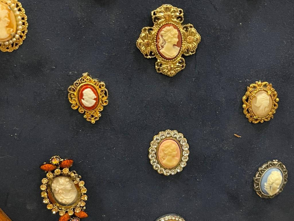 ARTISAN MADE CAMEO DISLAY FEATURES 17 CAMEOS FEW ARE BEJEWELED - 4