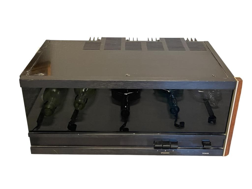 1973-1975 EPICURE MODEL ONE HIGH-PERFORMANCE AMPLIFIER: 8 OHM, 125 WATTS RMS PER CHANNEL, MISSING SIDE PANEL, MAKES BUZZING SOUND WHEN POWERED ON, NO ILLUMINATION 18" X 12" X 8"