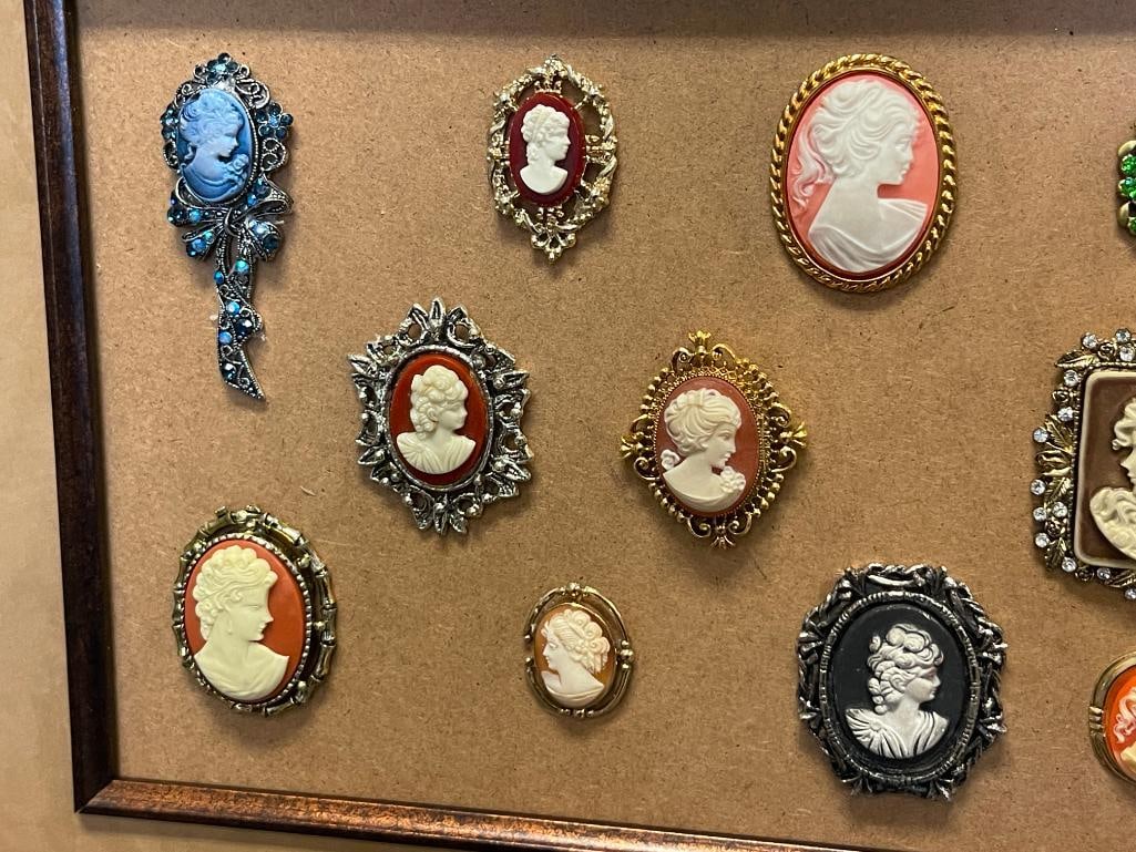 ARTISAN CRAFTED CAMEO DISPLAY MOUNTED BOARD FEATURES 19 VICTORIAN STYLE CAMEOS - 3