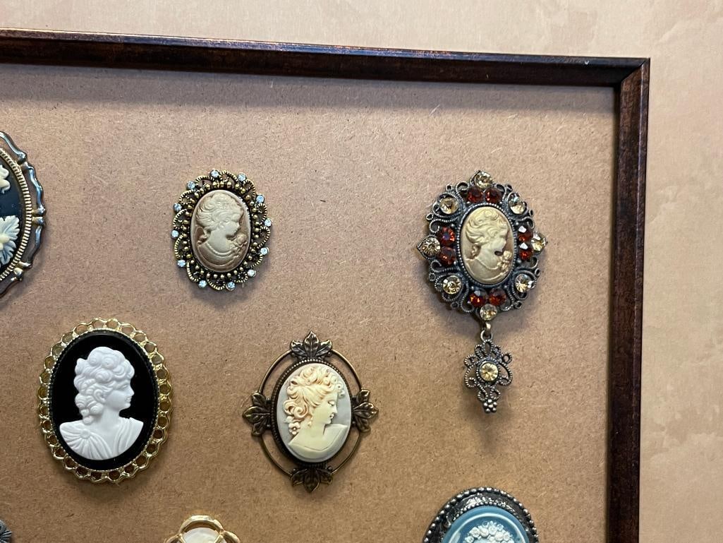 ARTISAN CRAFTED CAMEO DISPLAY MOUNTED BOARD FEATURES 19 VICTORIAN STYLE CAMEOS - 6