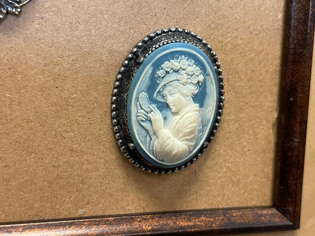 ARTISAN CRAFTED CAMEO DISPLAY MOUNTED BOARD FEATURES 19 VICTORIAN STYLE CAMEOS - 9