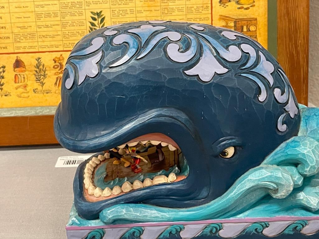 WALT DISNEY SHOWCASE COLLECTION PINOCCHIO, GEPETTO, AND WHALE FIGURINE - 2