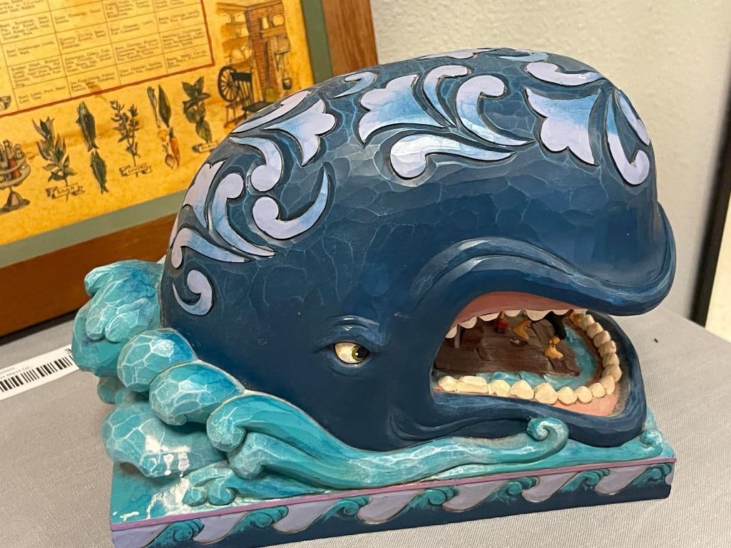 WALT DISNEY SHOWCASE COLLECTION PINOCCHIO, GEPETTO, AND WHALE FIGURINE - 5