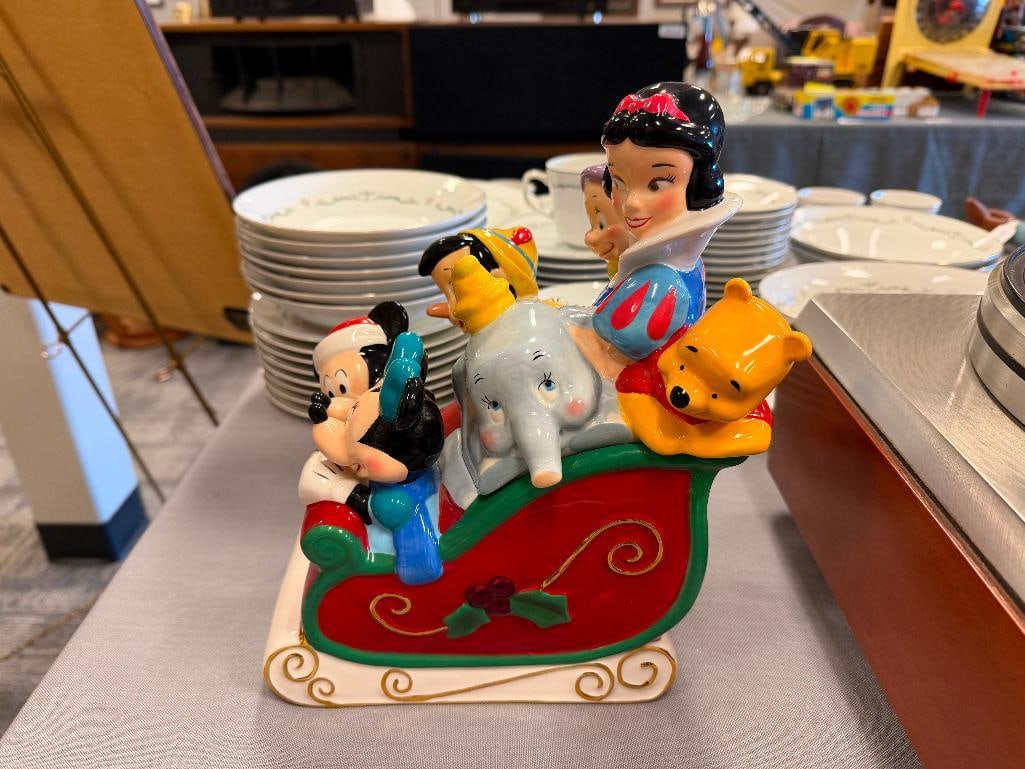 DISNEY STORE EXCLUSIVE DISNEY CHARACTER HOLIDAY CERAMIC COOKIE / BISCUIT JAR - 3