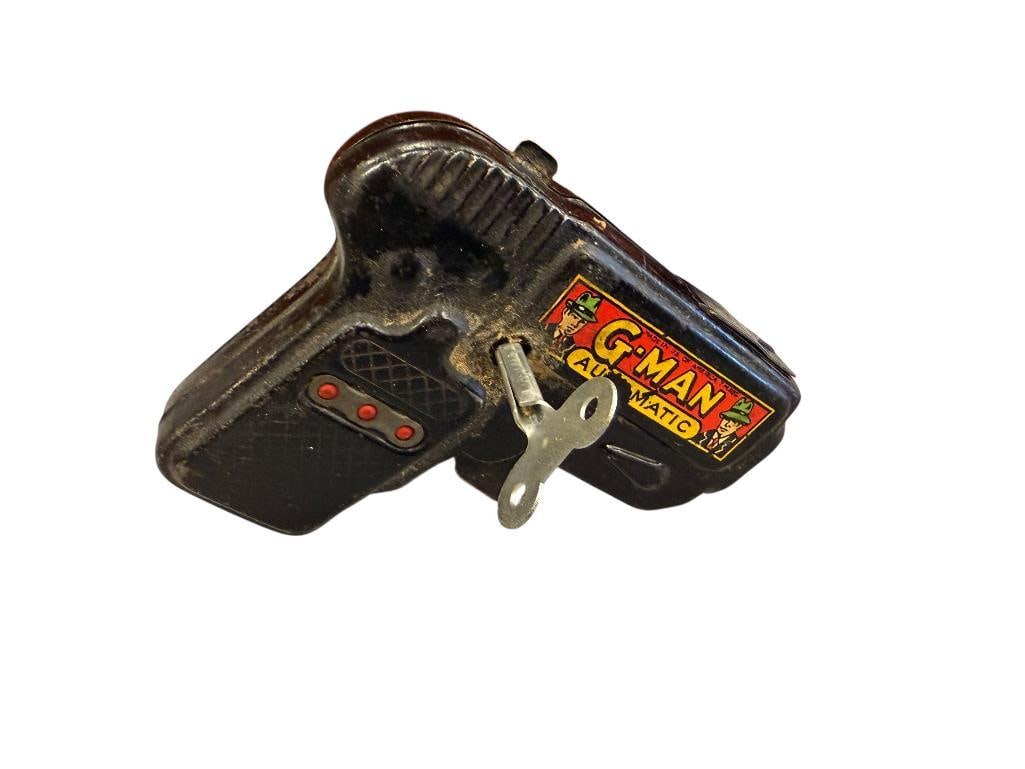 1930'S - 1940'S MARX G-MAN AUTOMATIC PISTOL WIND-UP MECHANICAL TOY - 4
